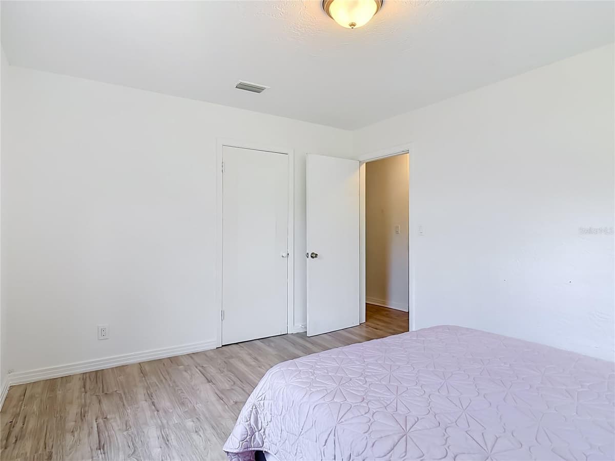 709 EDWARDS STREET — photo 22 of 42