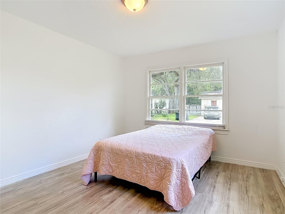 709 EDWARDS STREET — photo 21 of 42