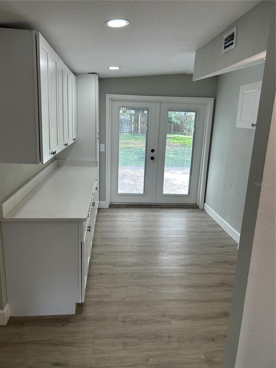 104 GARDENIA DRIVE — photo 19 of 37