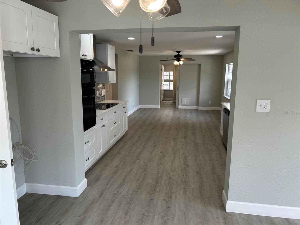 104 GARDENIA DRIVE — photo 18 of 37