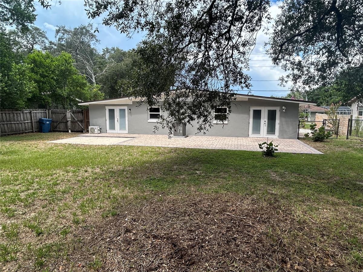 104 GARDENIA DRIVE — photo 13 of 37