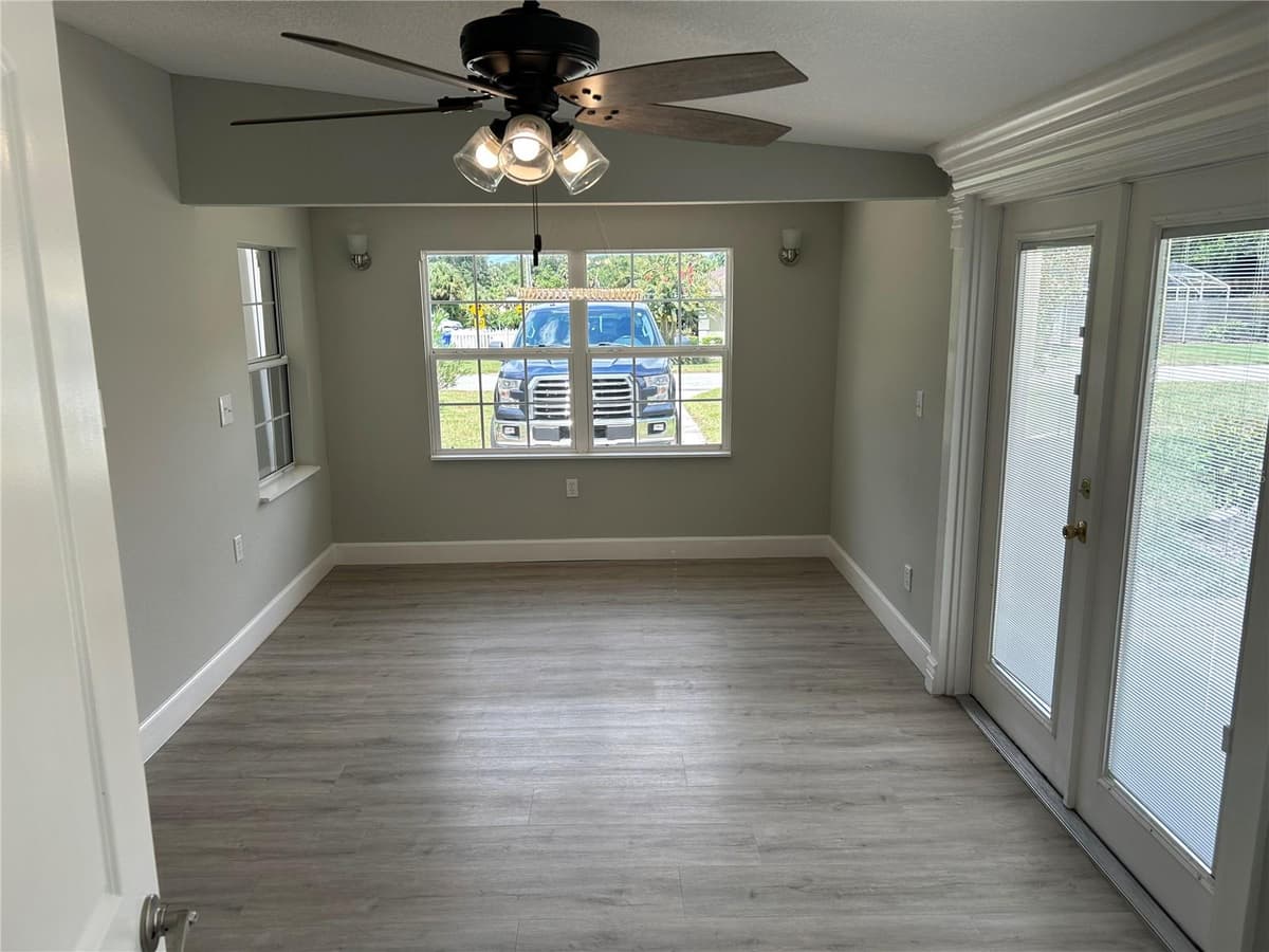 104 GARDENIA DRIVE — photo 20 of 37