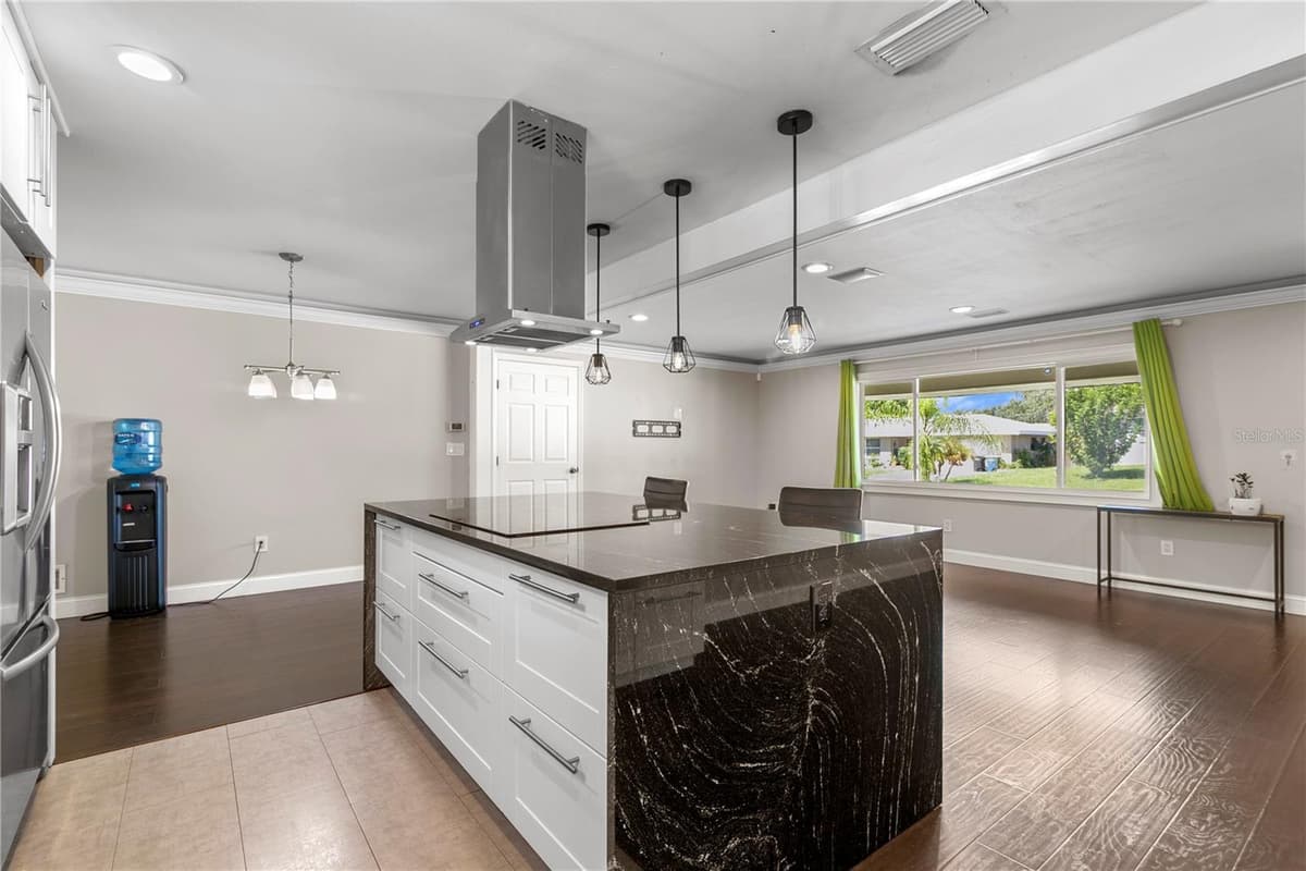 1009 WOODLEY ROAD — photo 12 of 27