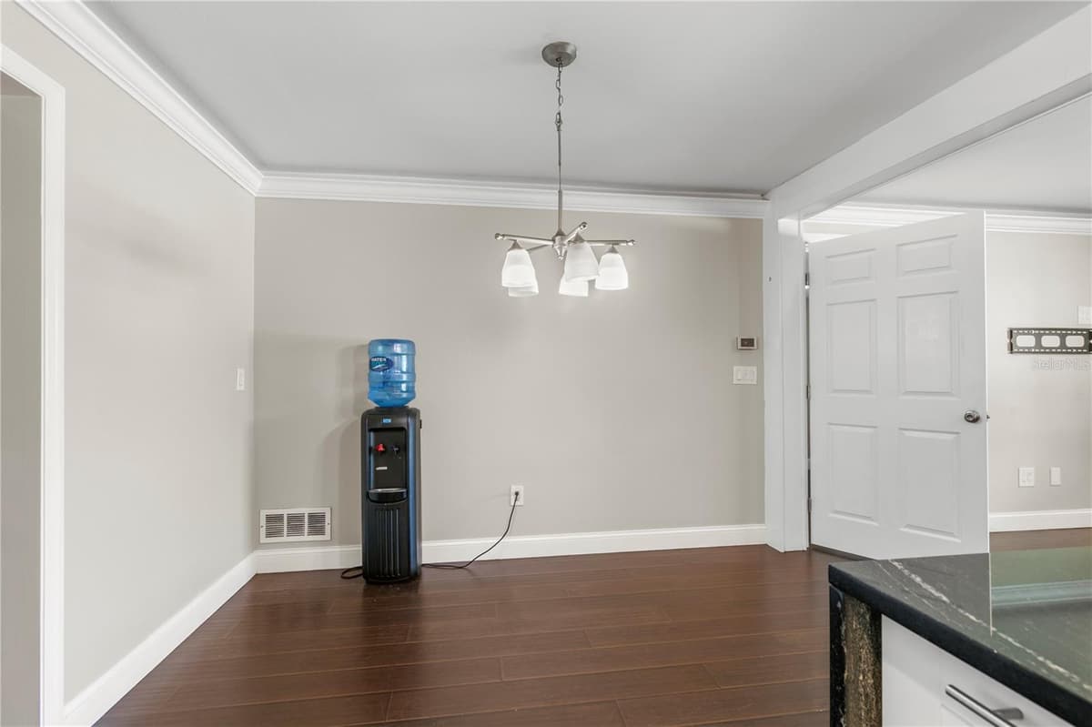 1009 WOODLEY ROAD — photo 13 of 27
