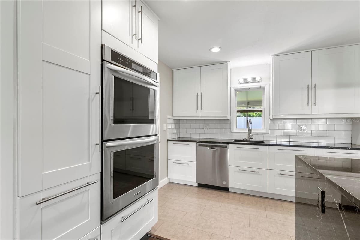 1009 WOODLEY ROAD — photo 11 of 27