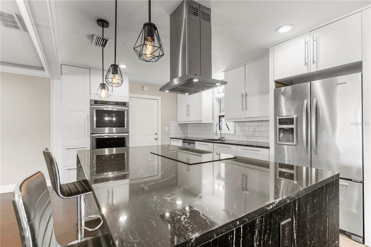 1009 WOODLEY ROAD — photo 8 of 27