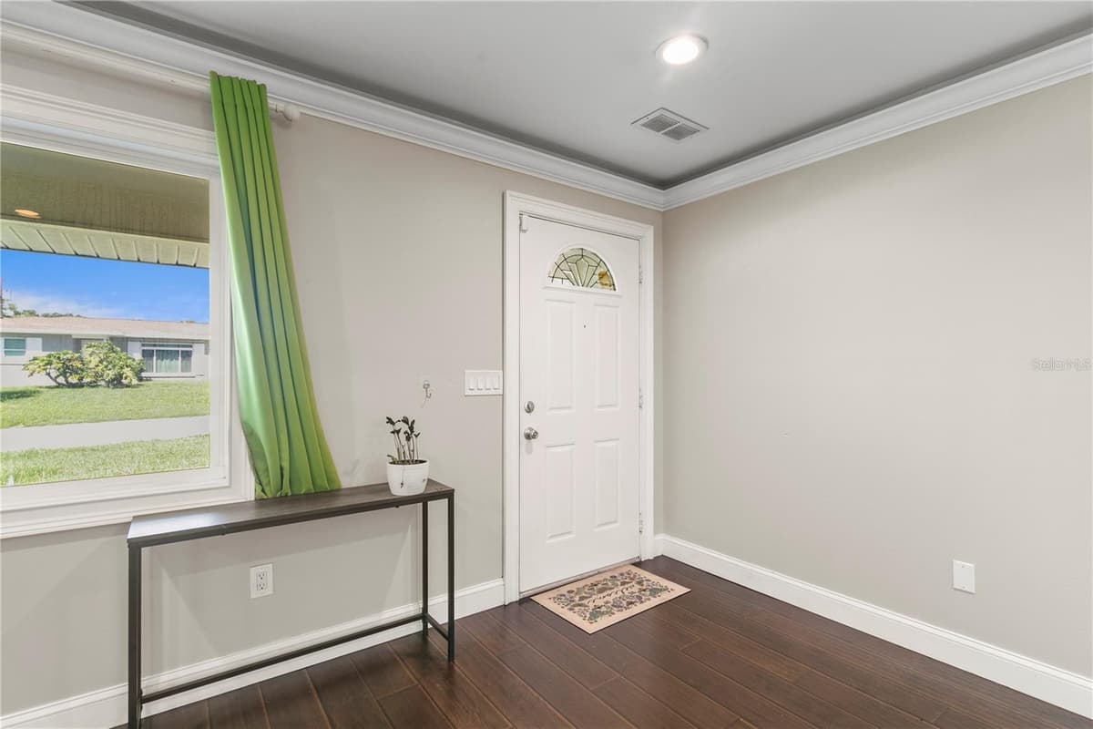 1009 WOODLEY ROAD — photo 3 of 27
