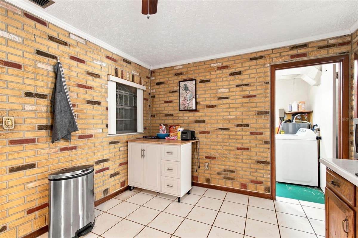 3412 E FERN ST — photo 13 of 44