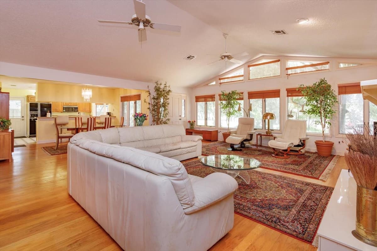 10350 LAKE LOUISA ROAD — photo 4 of 31
