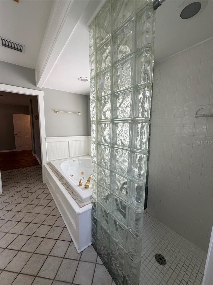 471 HOLT AVENUE — photo 16 of 27