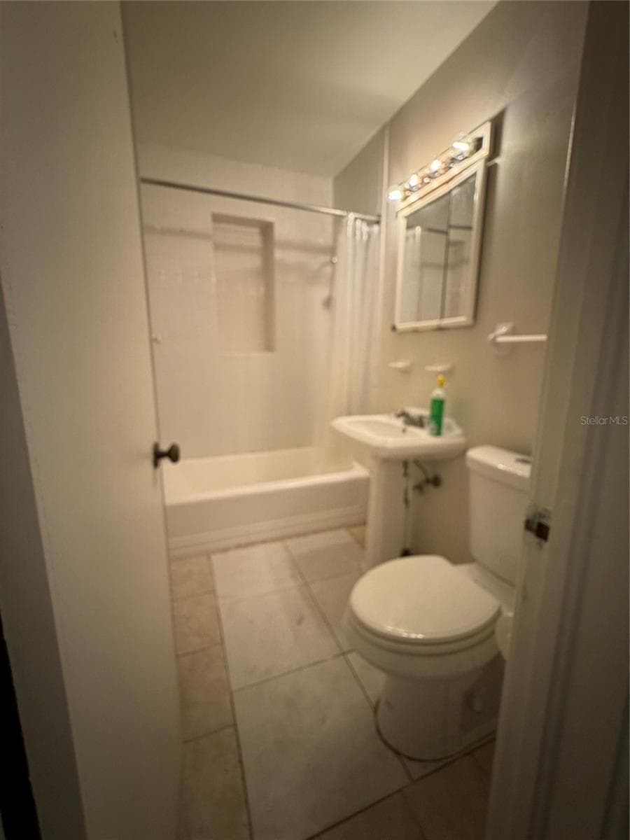 471 HOLT AVENUE — photo 20 of 27