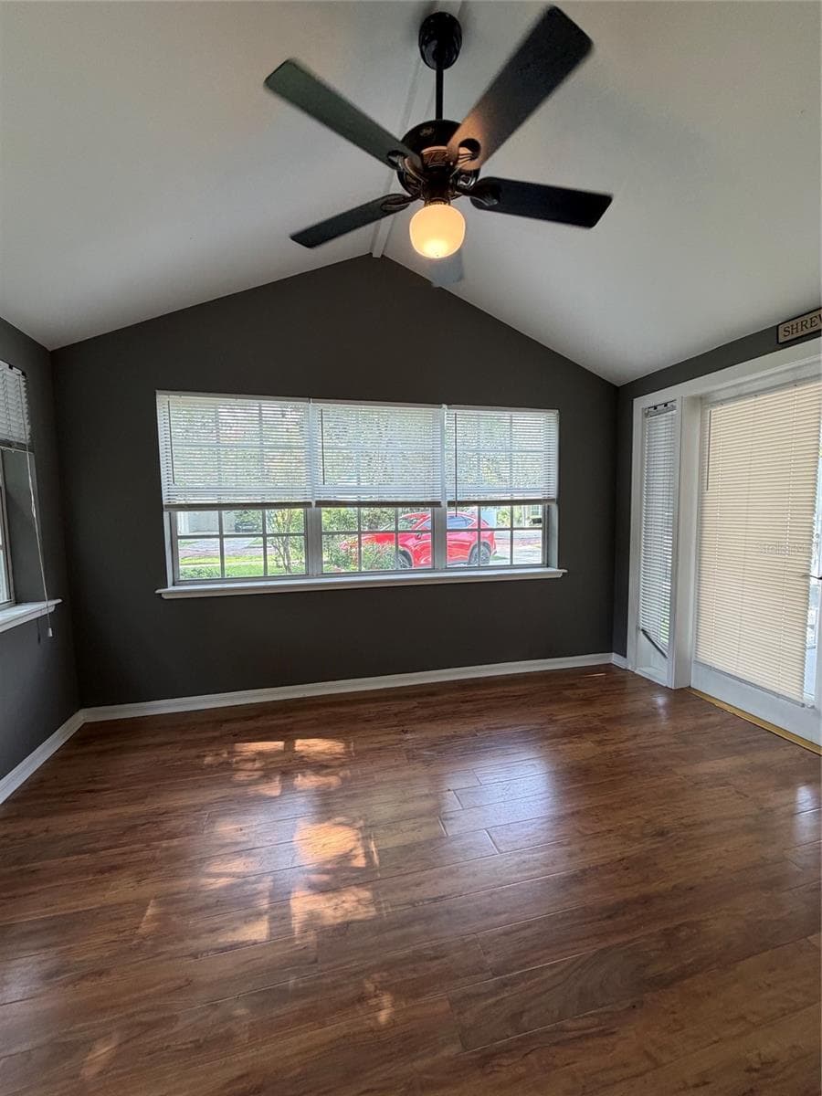 471 HOLT AVENUE — photo 18 of 27
