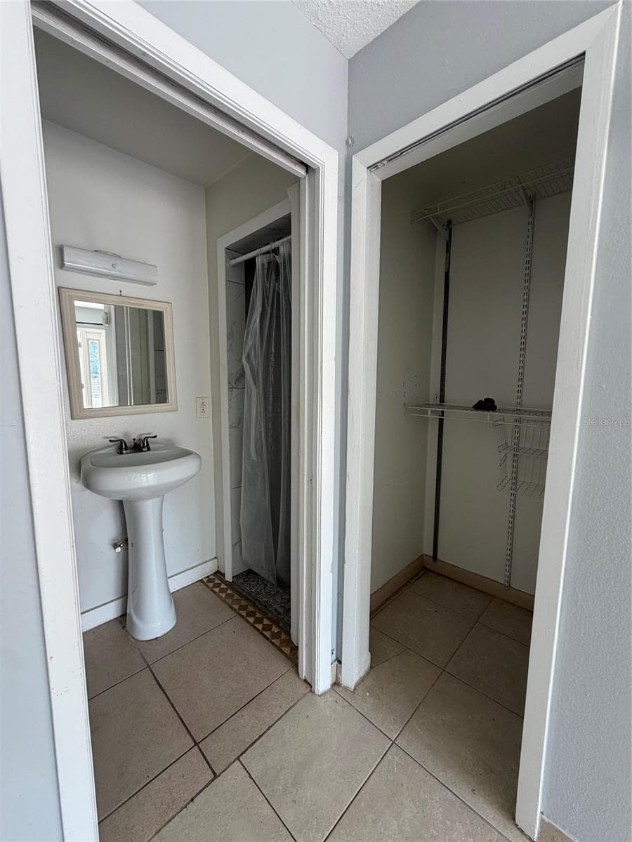 471 HOLT AVENUE — photo 3 of 27