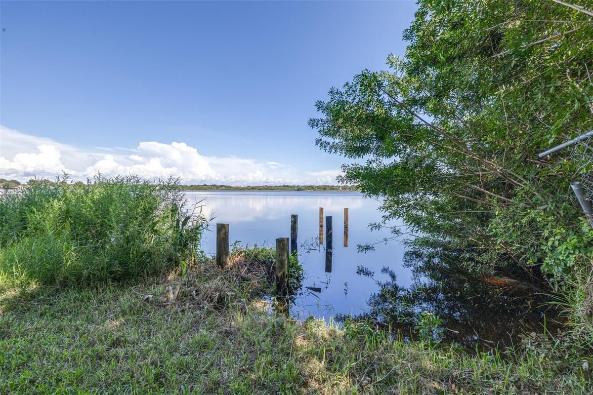 1016 LAKE MARIAM DRIVE — photo 82 of 92