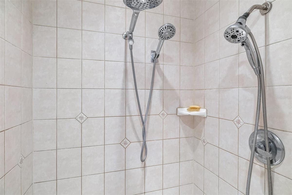 1016 LAKE MARIAM DRIVE — photo 43 of 92