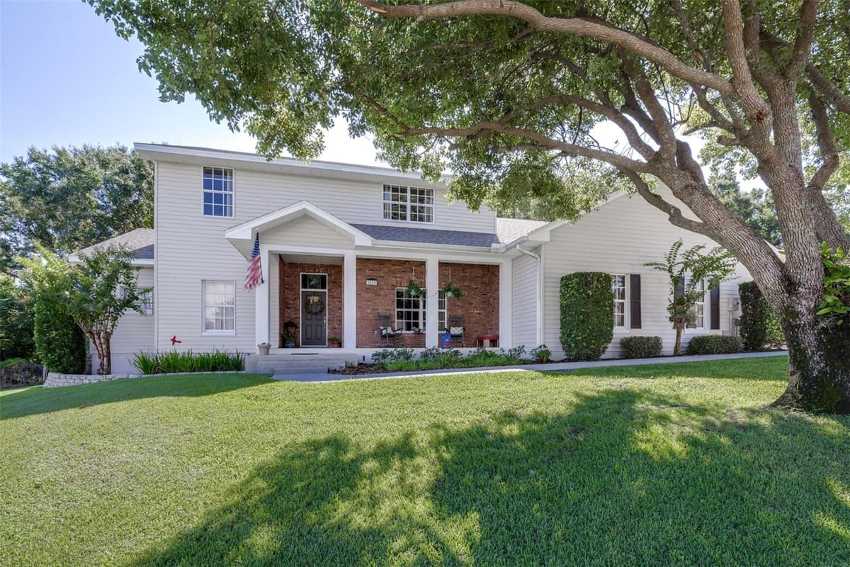 1016 LAKE MARIAM DRIVE — photo 8 of 92
