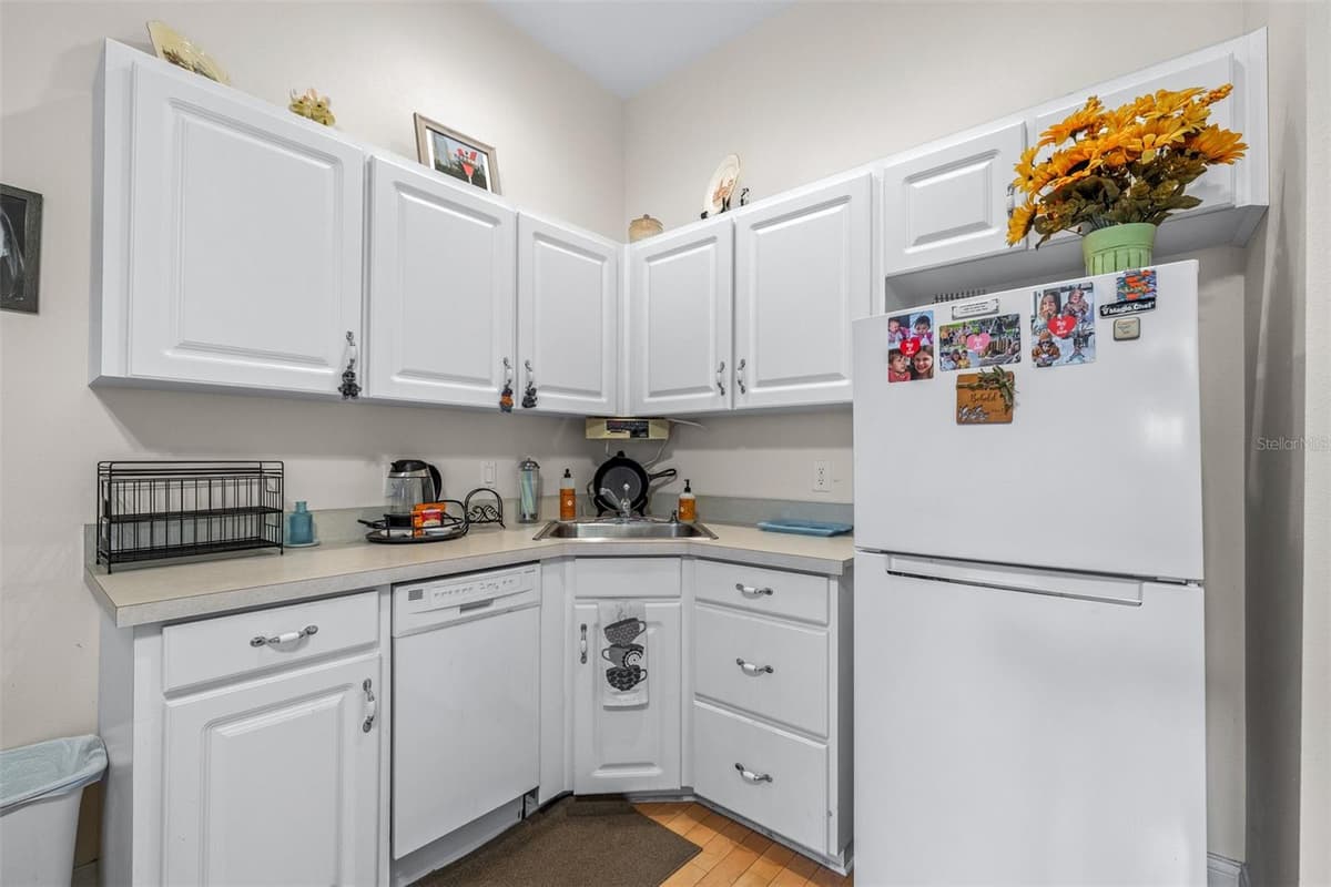 1016 LAKE MARIAM DRIVE — photo 48 of 92