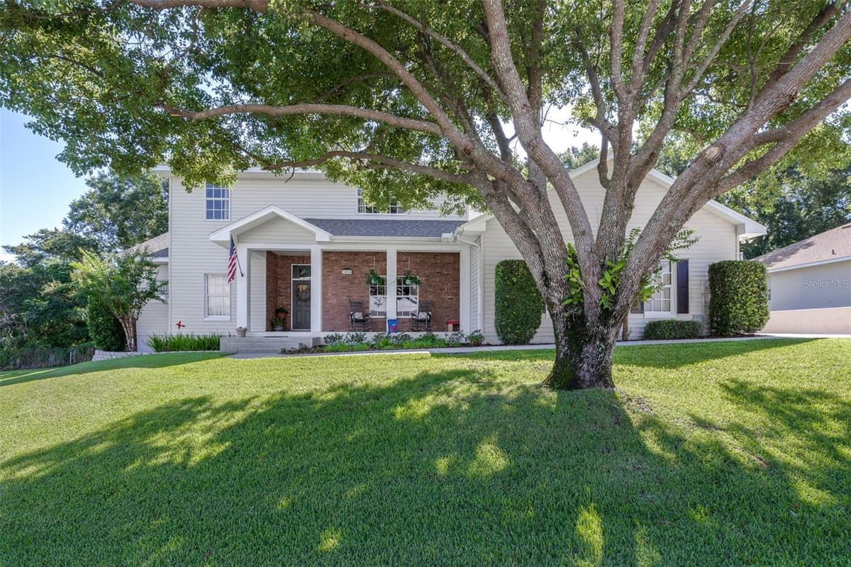 1016 LAKE MARIAM DRIVE — photo 2 of 92