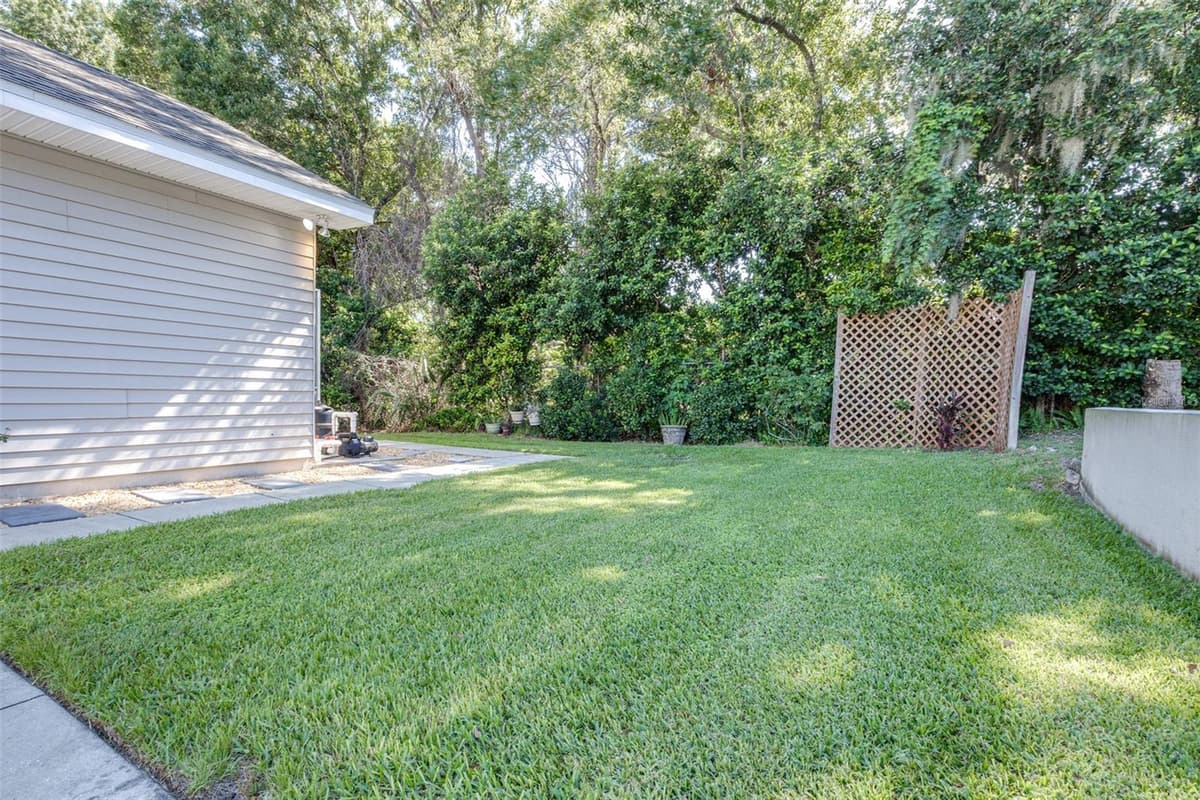 1016 LAKE MARIAM DRIVE — photo 78 of 92