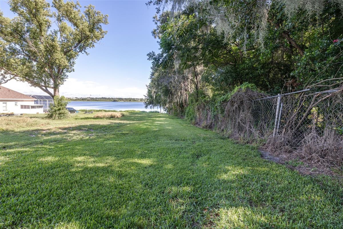 1016 LAKE MARIAM DRIVE — photo 79 of 92