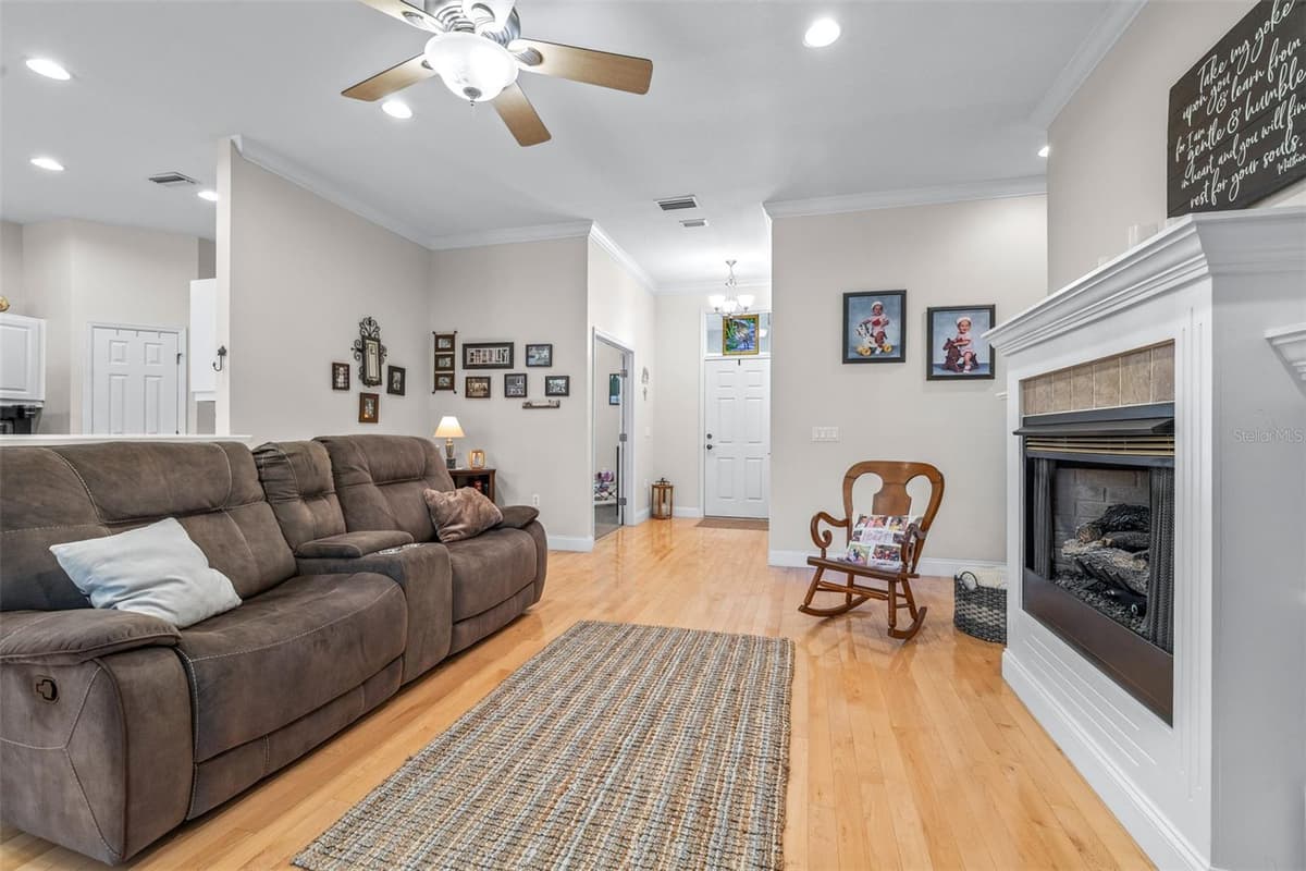 1016 LAKE MARIAM DRIVE — photo 20 of 92