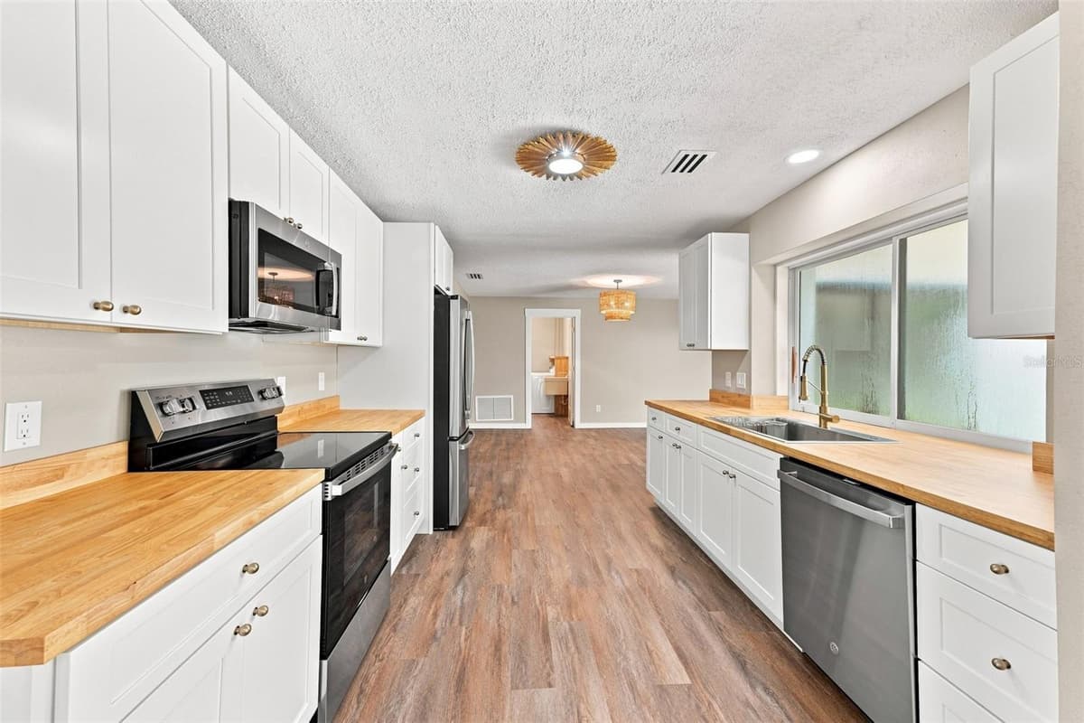 6622 GLENCOE DRIVE — photo 11 of 34