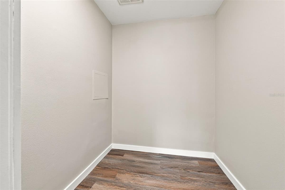 6622 GLENCOE DRIVE — photo 28 of 34