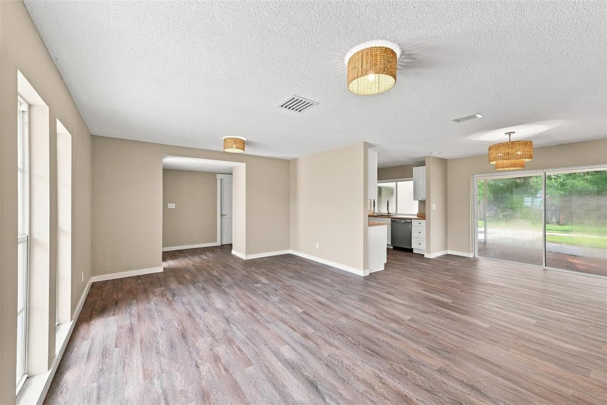 6622 GLENCOE DRIVE — photo 7 of 34