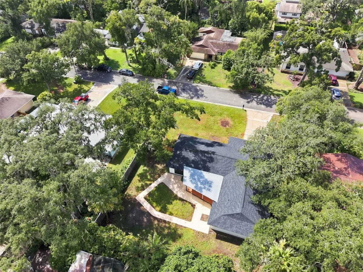 6622 GLENCOE DRIVE — photo 3 of 34
