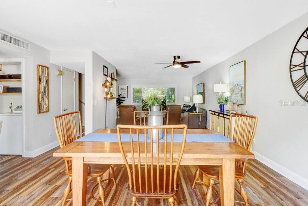 3712 CARROLLBROOK ROAD — photo 4 of 50