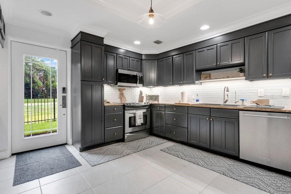 2227 HOWARD DRIVE — photo 23 of 51