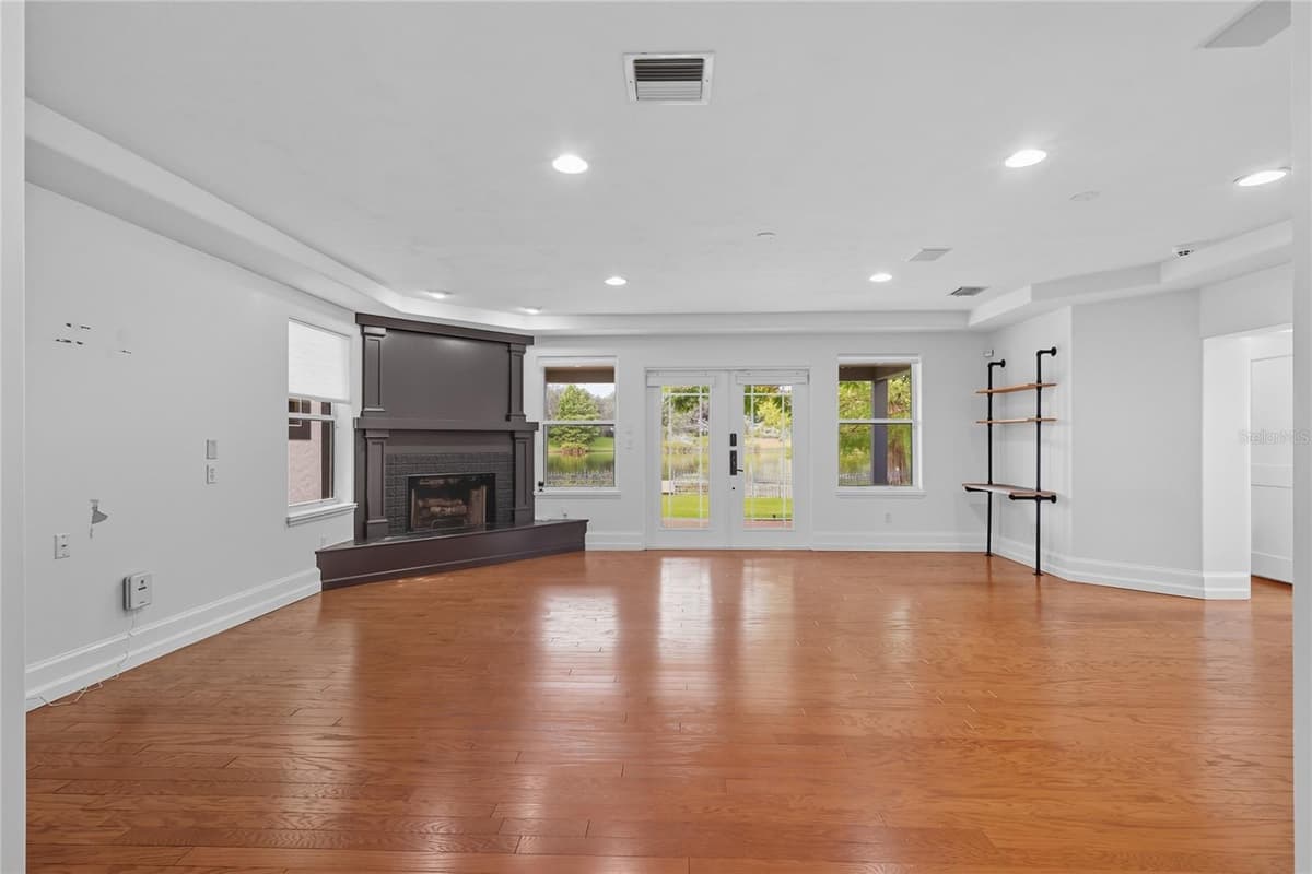 2227 HOWARD DRIVE — photo 22 of 51