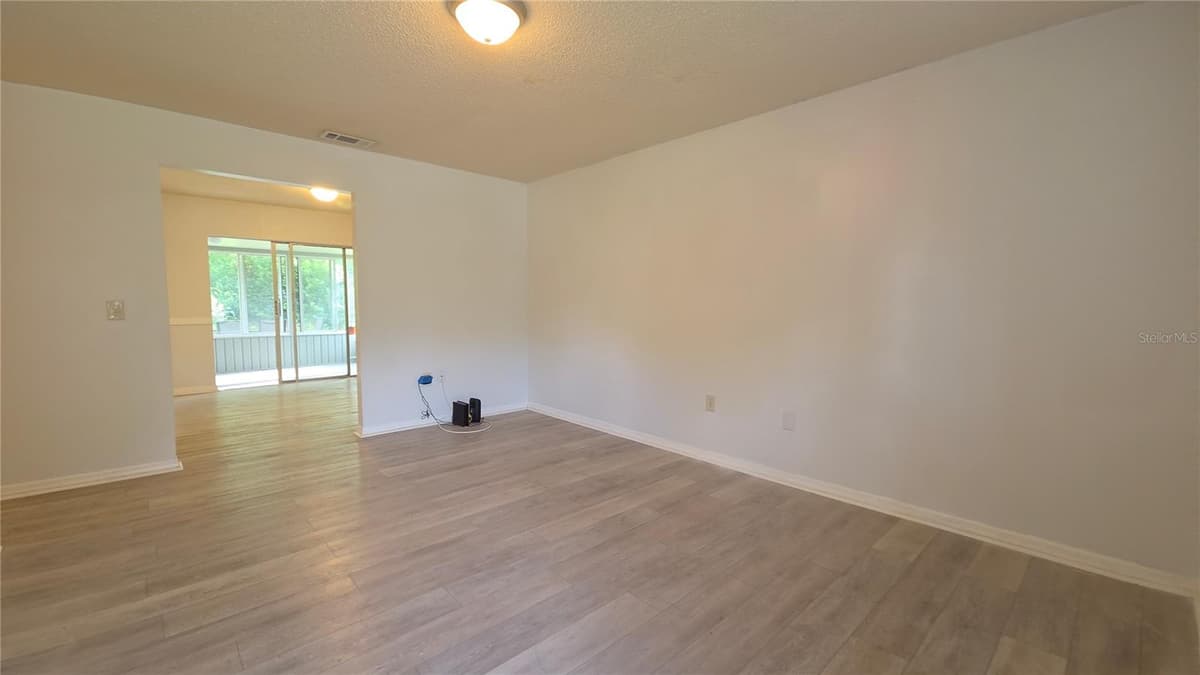 652 MINNESOTA AVENUE — photo 3 of 22
