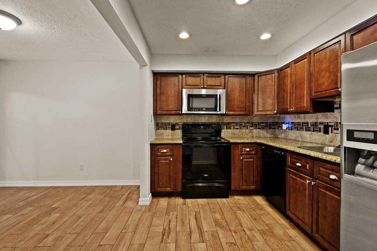 856 PARK LAKE CIRCLE — photo 13 of 36