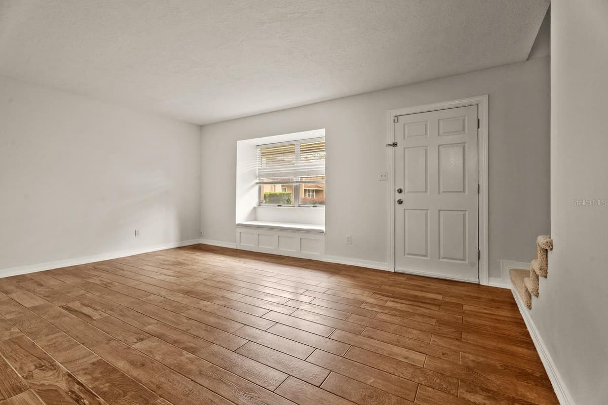 856 PARK LAKE CIRCLE — photo 9 of 36