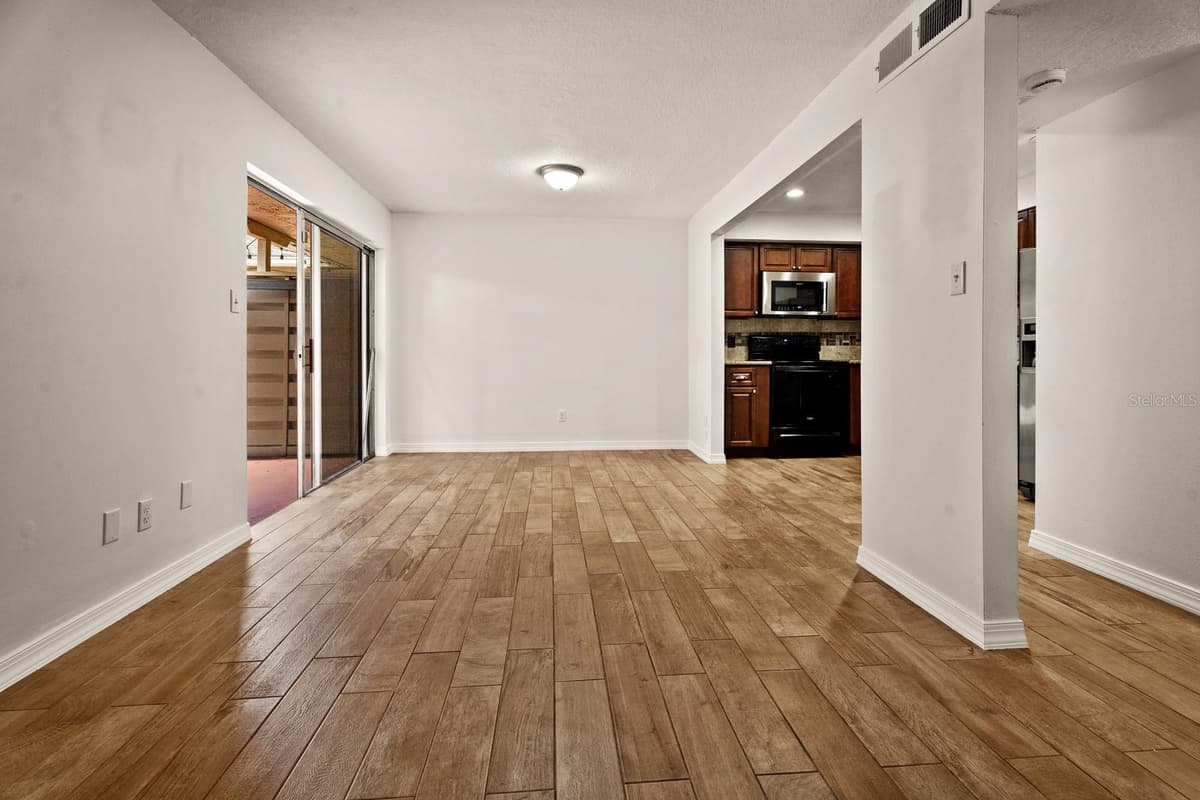 856 PARK LAKE CIRCLE — photo 15 of 36