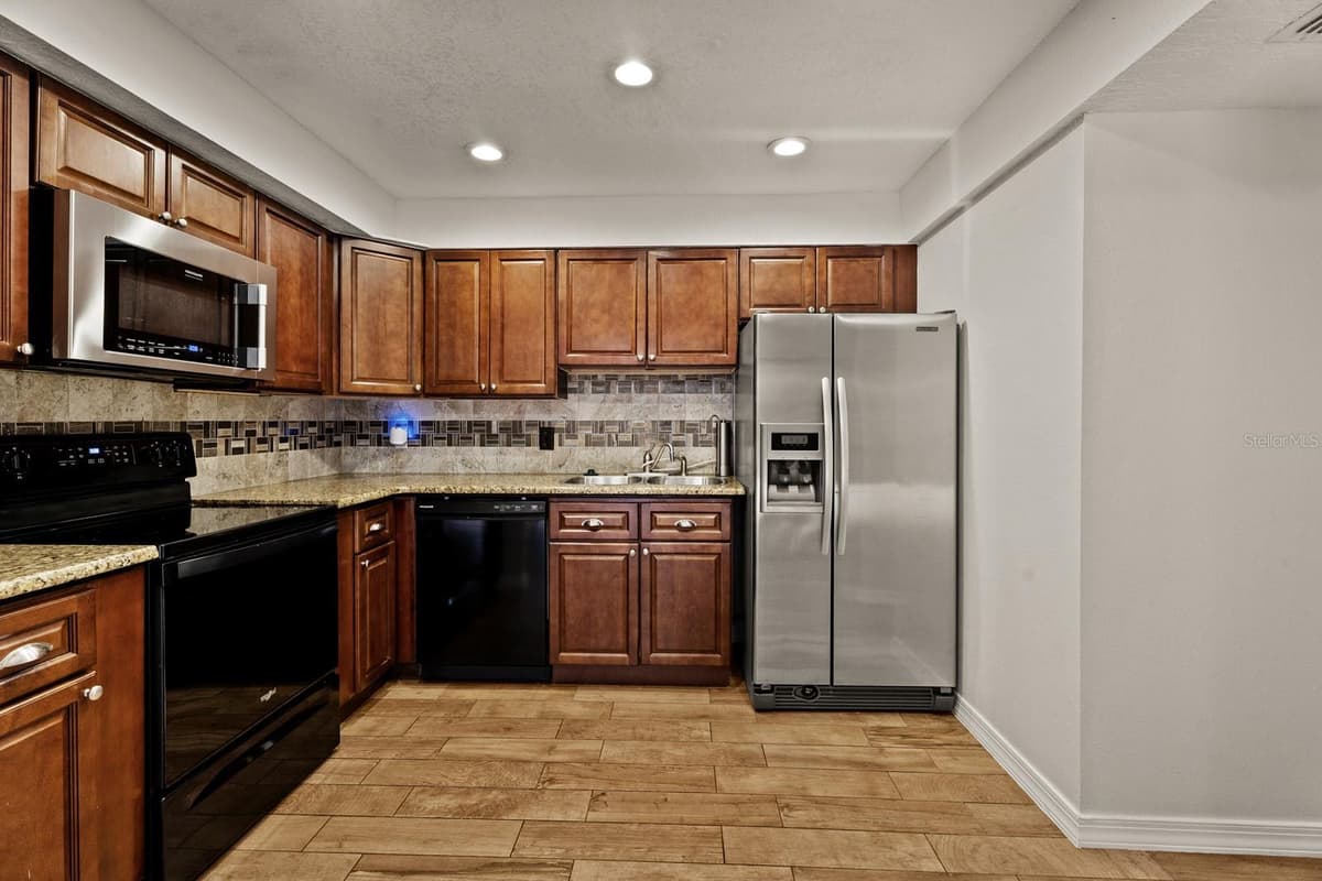 856 PARK LAKE CIRCLE — photo 12 of 36