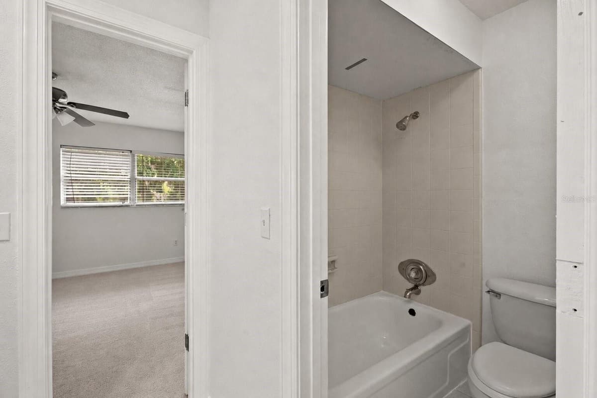 856 PARK LAKE CIRCLE — photo 24 of 36