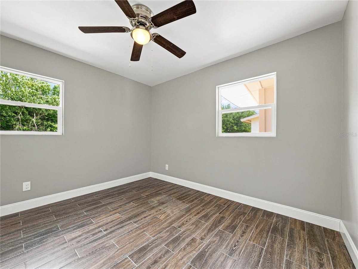 629 CEDAR PARK DRIVE — photo 21 of 33