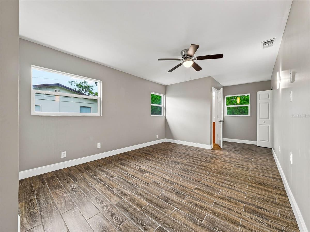 629 CEDAR PARK DRIVE — photo 16 of 33