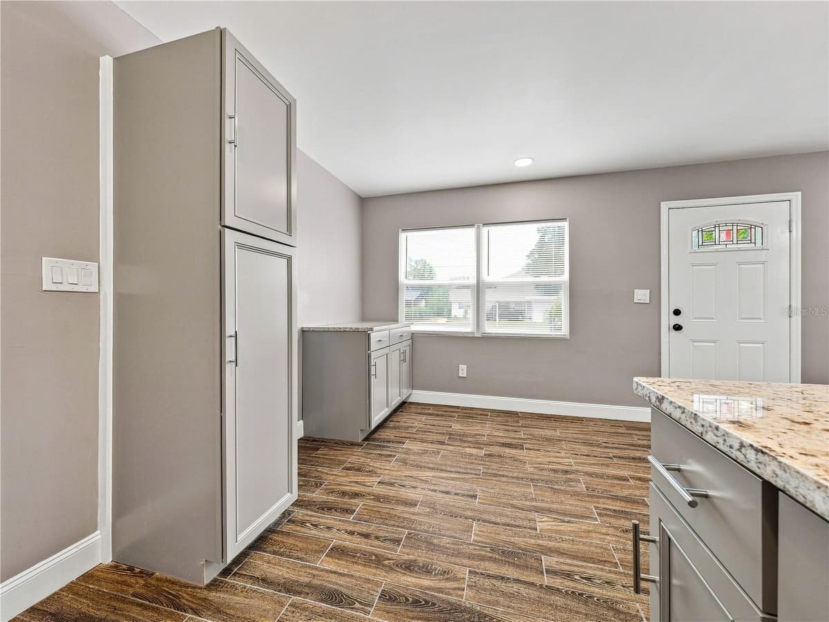 629 CEDAR PARK DRIVE — photo 14 of 33