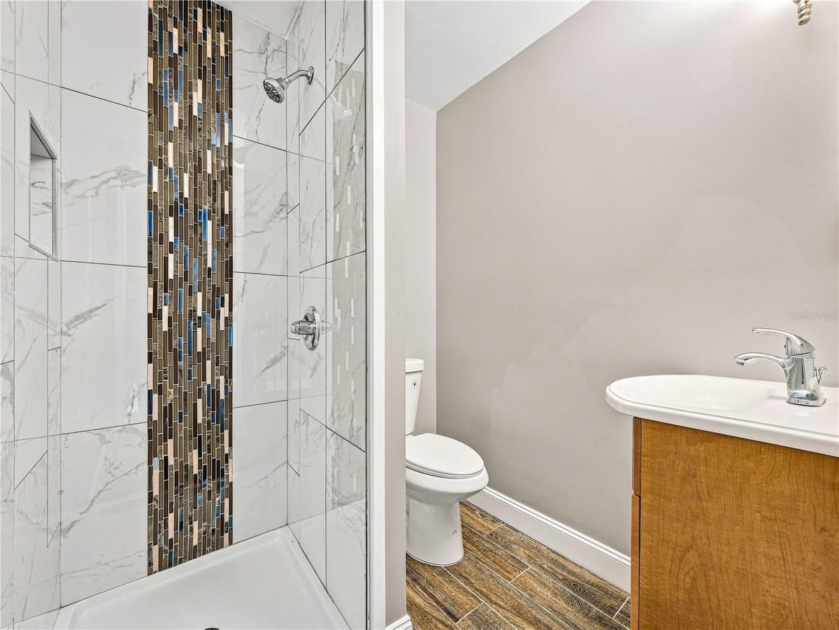 629 CEDAR PARK DRIVE — photo 20 of 33