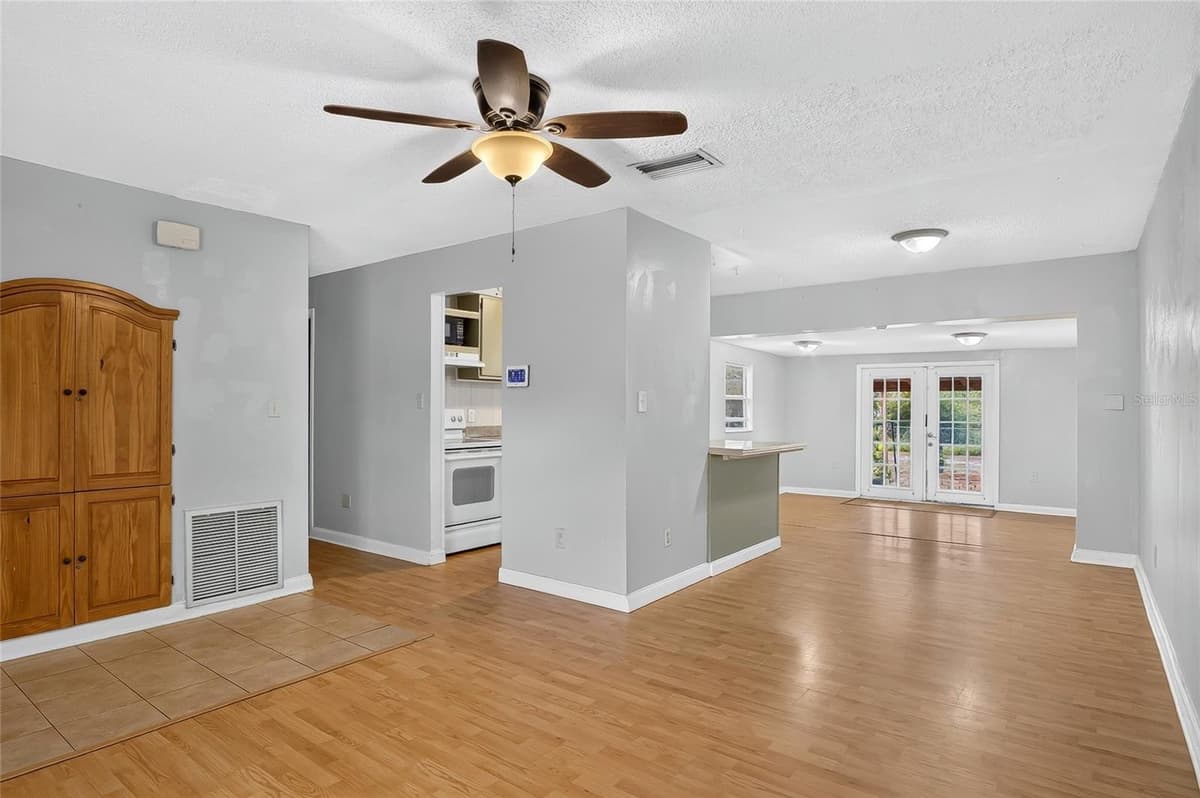 1019 PIONEER DRIVE — photo 12 of 41