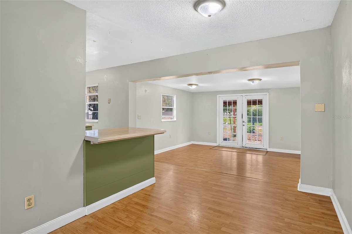 1019 PIONEER DRIVE — photo 9 of 41