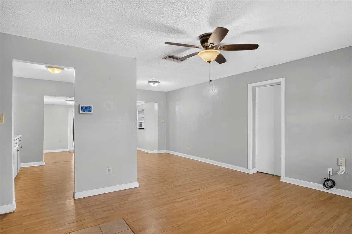1019 PIONEER DRIVE — photo 7 of 41