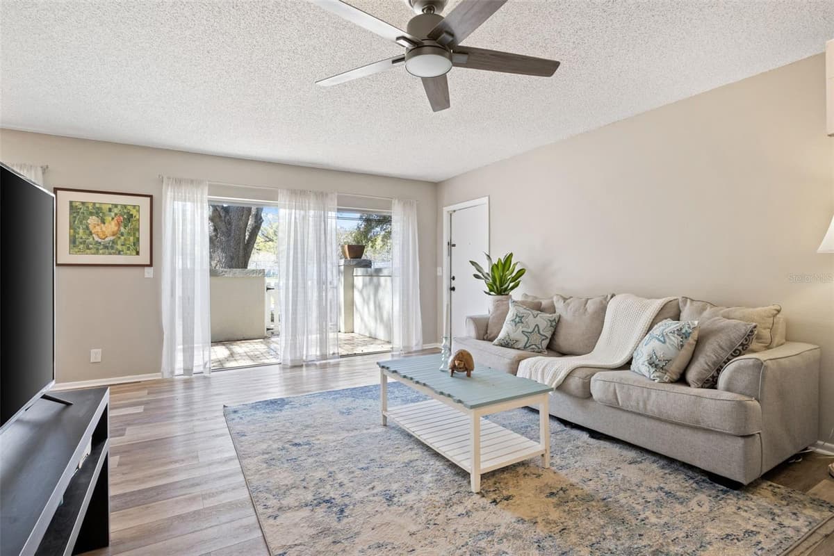 6305 MORNINGMIST COURT — photo 14 of 40
