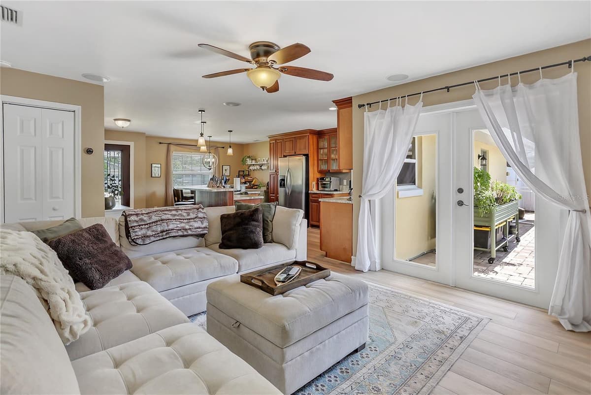 5334 LANYARD COURT — photo 13 of 35
