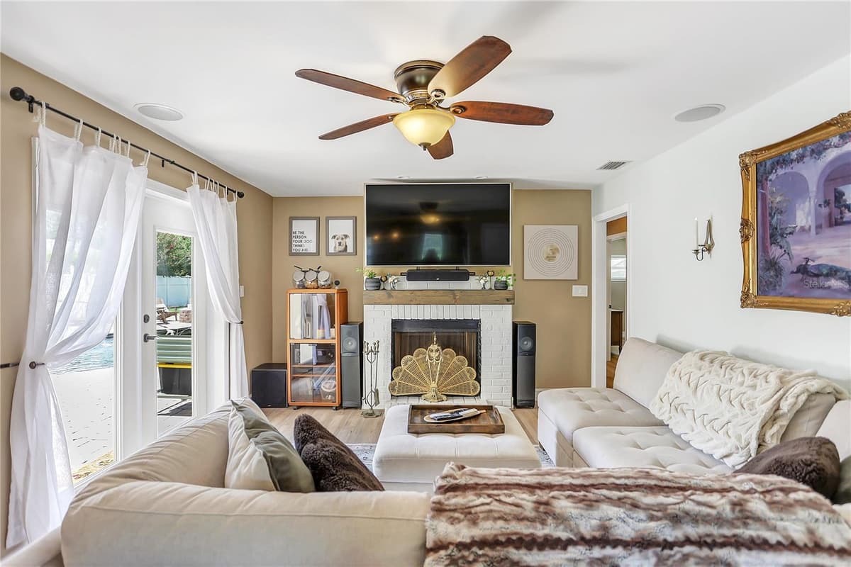 5334 LANYARD COURT — photo 11 of 35