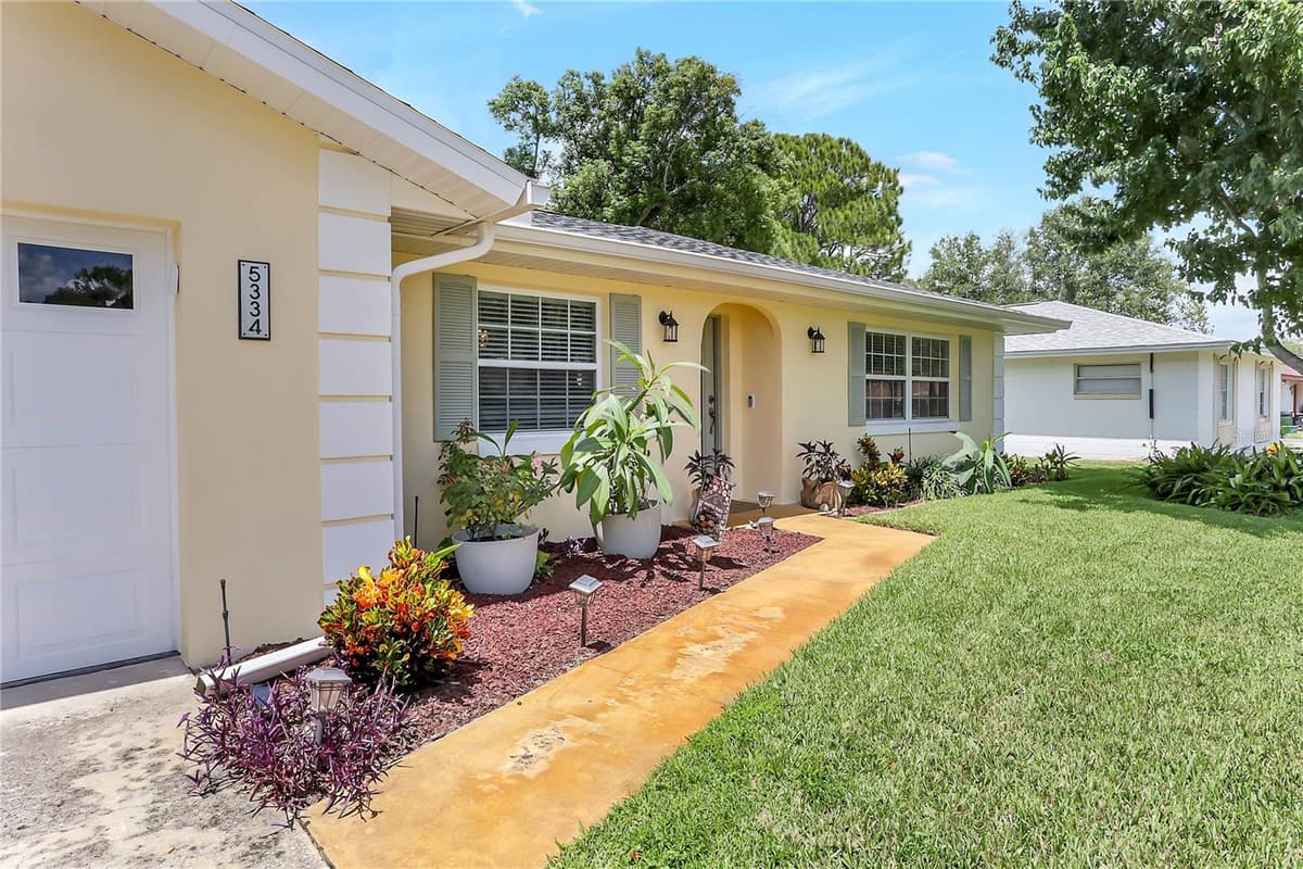 5334 LANYARD COURT — photo 2 of 35