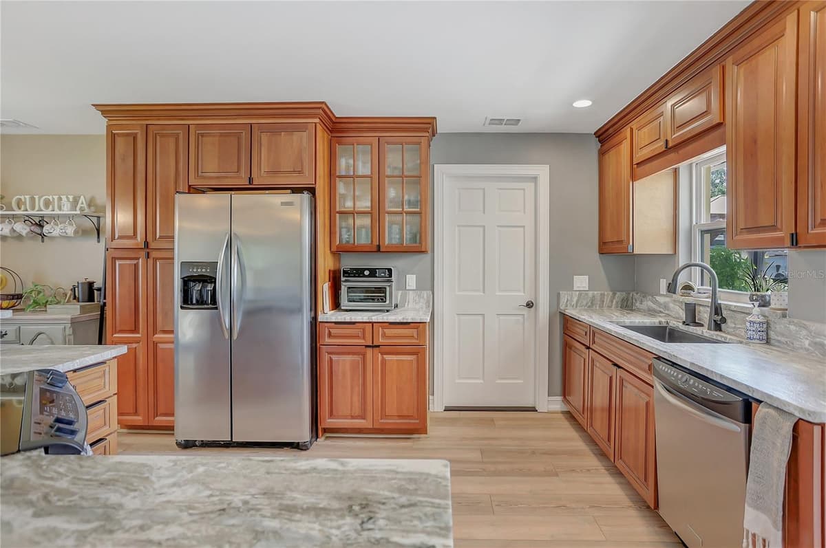 5334 LANYARD COURT — photo 6 of 35